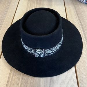 Olive & Pique Black Felt Boater Hat